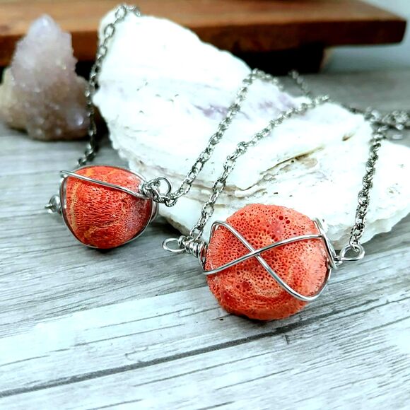 Sponge Coral Necklace, Beachy Vibes Necklace, 17" - Picture 1 of 4
